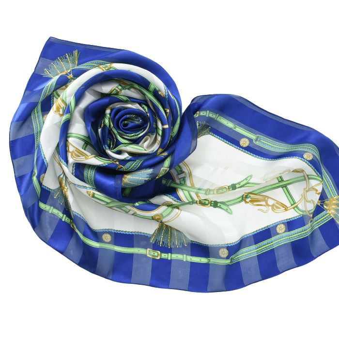エレガントなデザインで人気の横浜スカーフブランド キヌフローレス(KINU flawless)のシルク 100%スカーフ